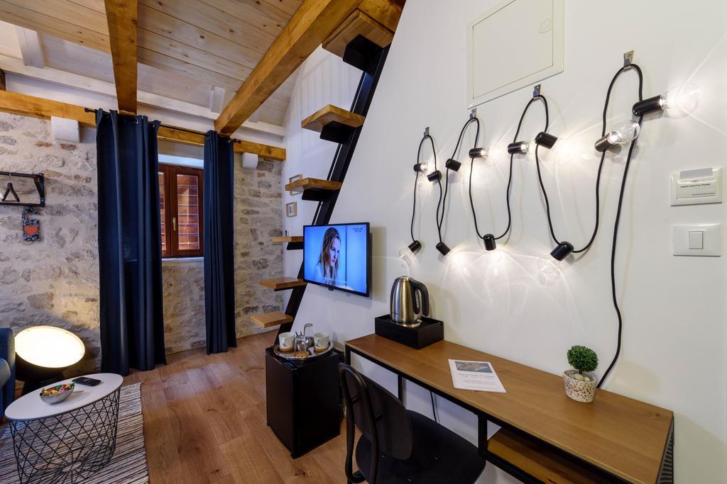 Apartments & Rooms Tiramola - Old Town Trogir Extérieur photo