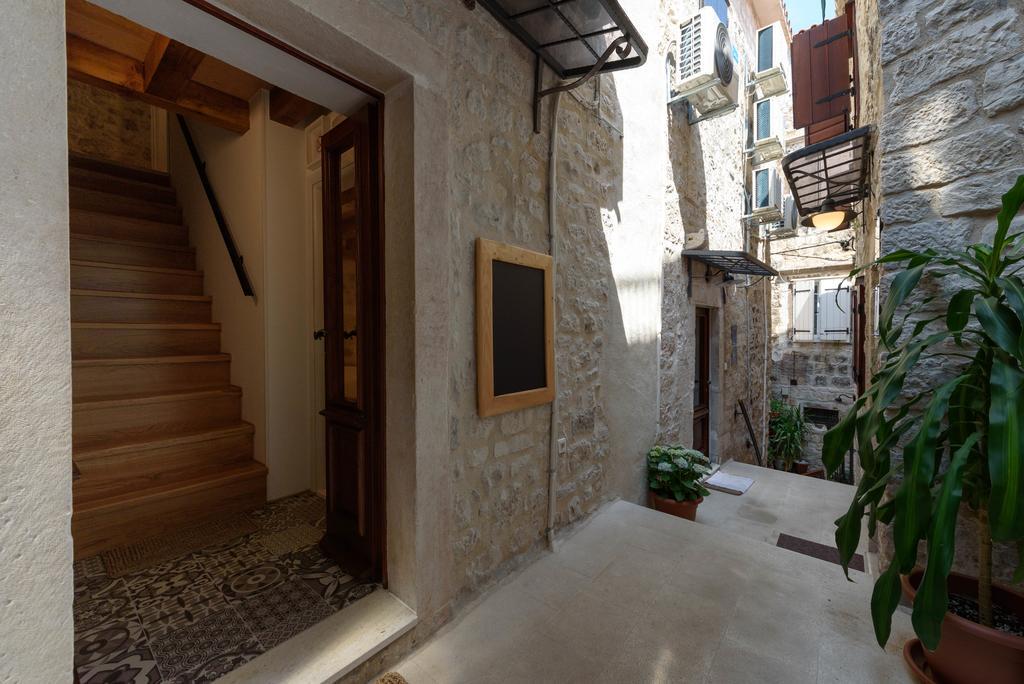 Apartments & Rooms Tiramola - Old Town Trogir Extérieur photo