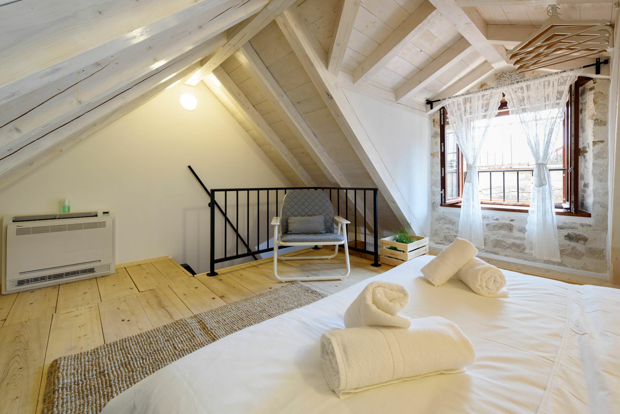 Apartments & Rooms Tiramola - Old Town Trogir Extérieur photo